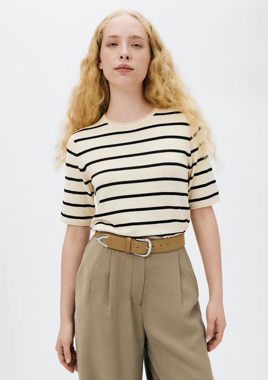 Foto do produto: Blusa Feminina Manga Curta Em Tricô Fio Tinto - Off white