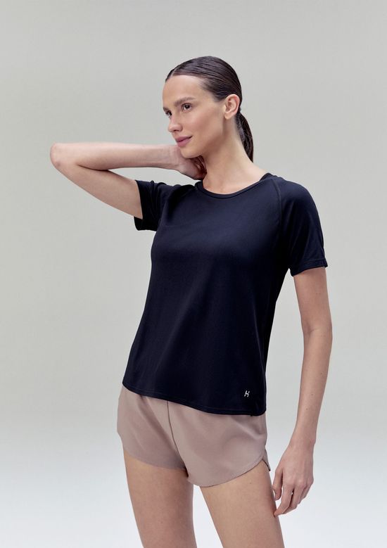 Foto do produto: Camiseta Esportiva Feminina Com Transpasse Easy Care - Preto