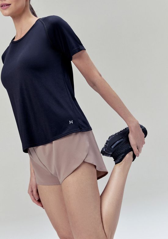 Foto do produto: Camiseta Esportiva Feminina Com Transpasse Easy Care - Preto