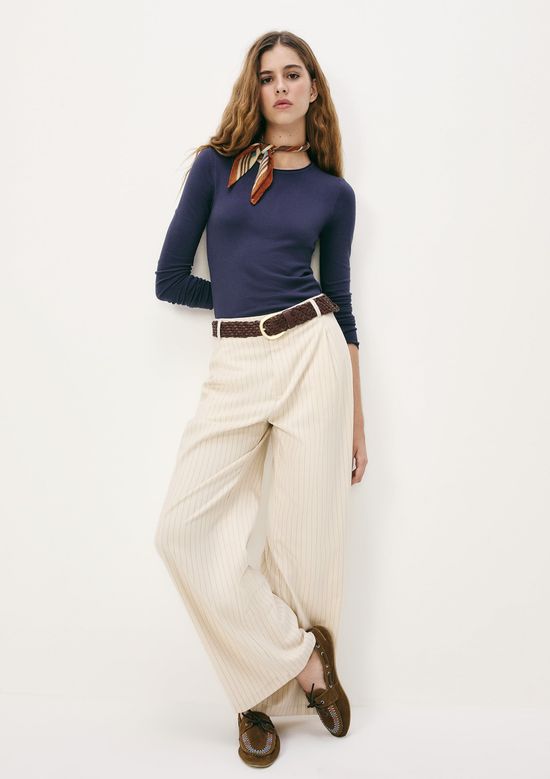 Foto do produto: Blusa Feminina Manga Longa Slim Em Tricô Leve - Azul