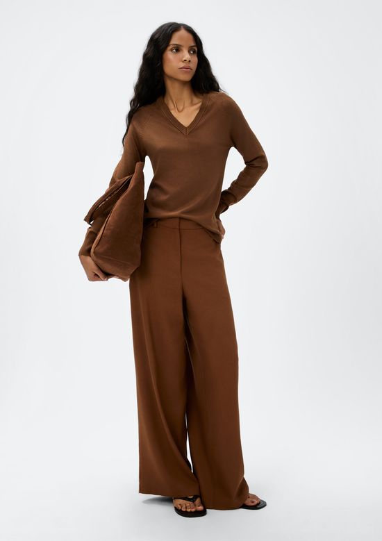 Foto do produto: Blusão Feminino Decote V Em Tricô - Marrom