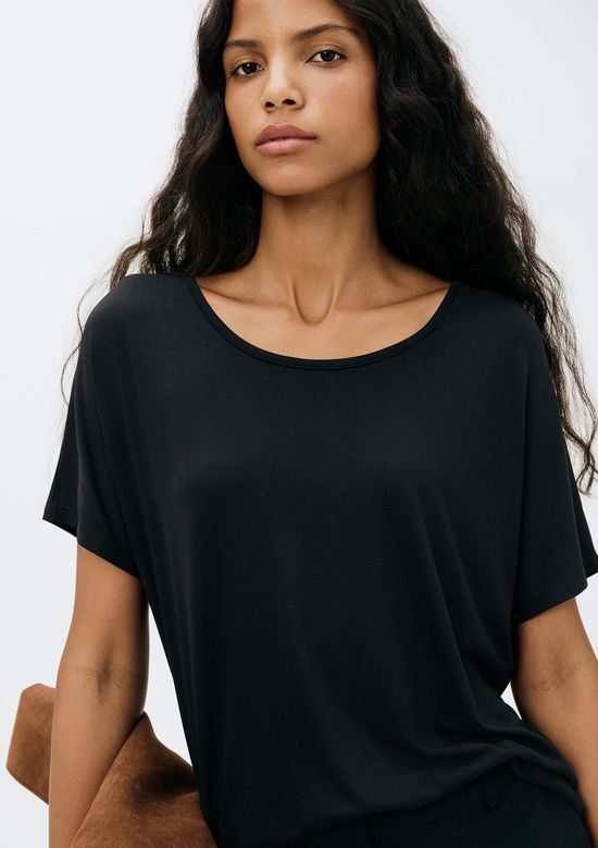 Foto do produto: Blusa Básica Feminina Manga Curta Ampla Em Viscose - Preto