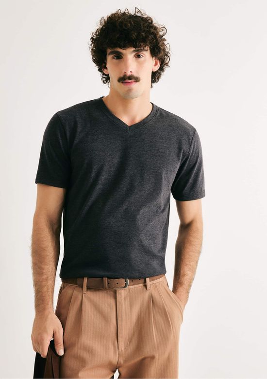 Foto do produto: Camiseta Básica Masculina Manga Curta Gola V World - Cinza