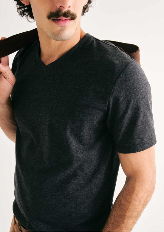 Foto do produto: Camiseta Básica Masculina Manga Curta Gola V World - Cinza