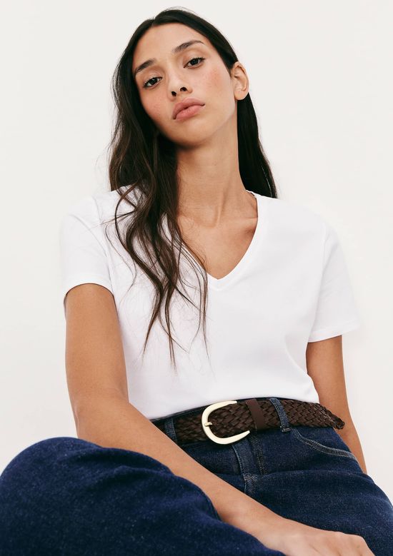 Foto do produto: Blusa Básica Feminina Slim Decote V - Branco