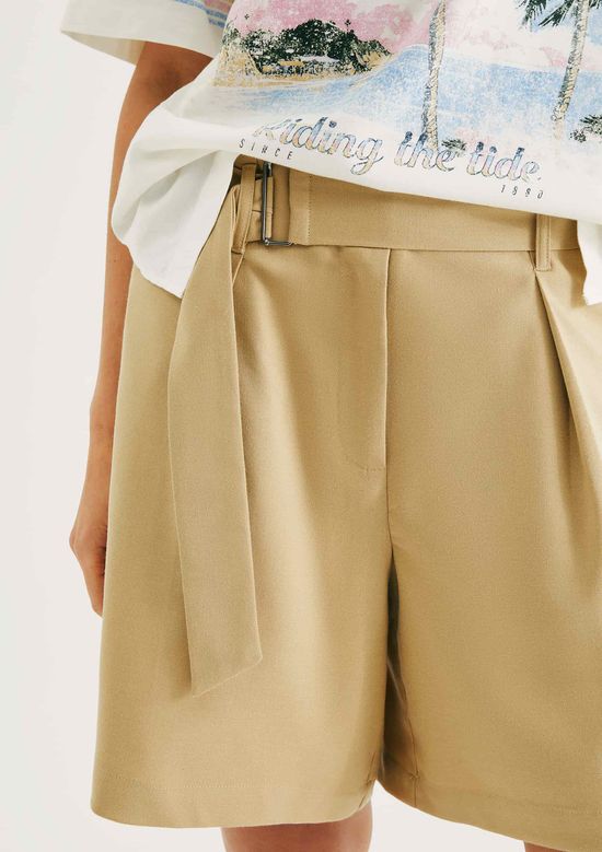 Foto do produto: Bermuda Feminina Evasê Em Alfaiataria - Bege