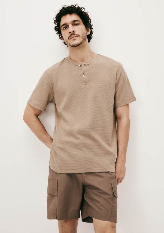Foto do produto: Camiseta Masculina Henley Texturizada - Marrom