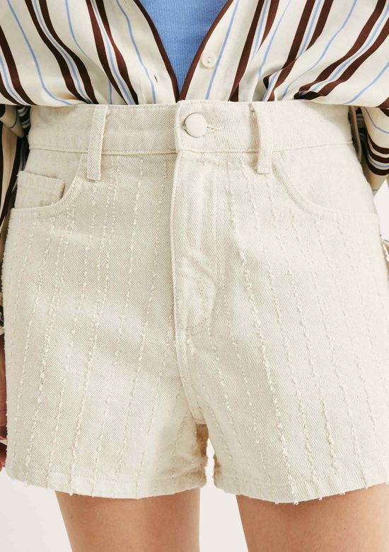 Foto do produto: Shorts Feminino Sarja Com Puídos - Off white