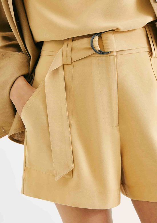 Foto do produto: Shorts Feminino Em Peach Touch Com Cinto - Bege