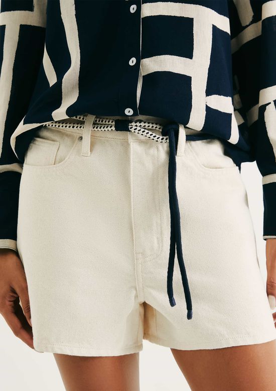 Foto do produto: Shorts Feminino Cintura Média Em Sarja - Off white