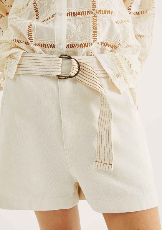 Foto do produto: Shorts Feminino Em Sarja Cintura Média - Off white