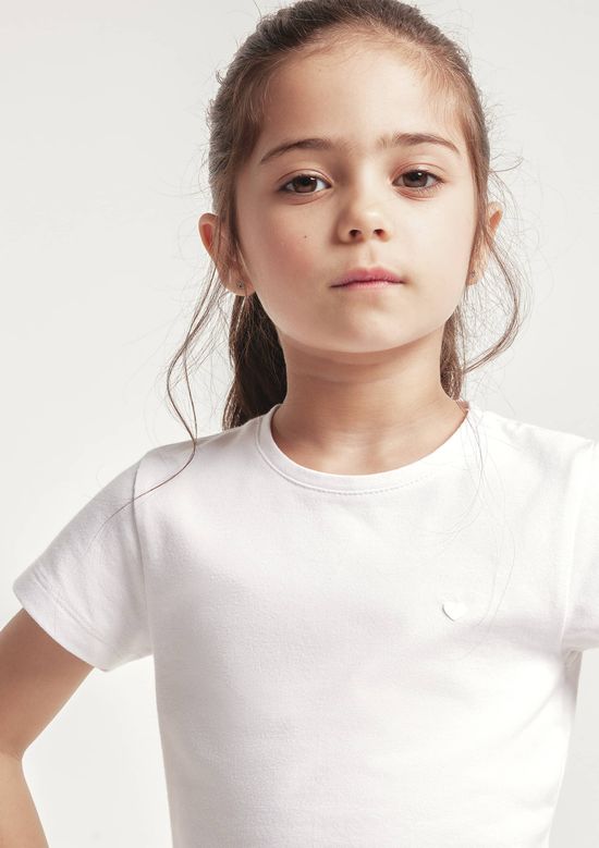 Foto do produto: Blusa Básica Infantil Menina Com Bordado Coração - Branco