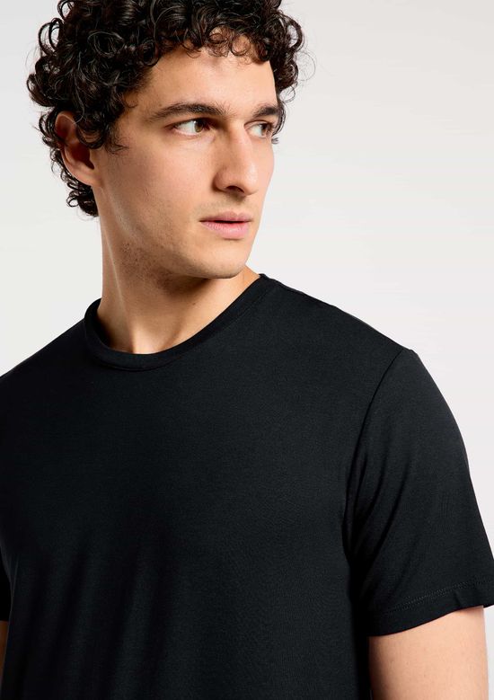 Foto do produto: Camiseta Masculina Slim Em Malha Tech - Preto