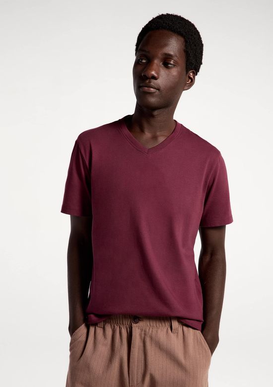 Foto do produto: Camiseta Básica Masculina Manga Curta Gola V World - Vermelho