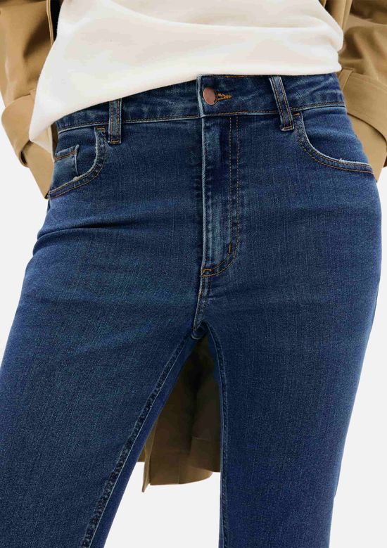 Foto do produto: Calça Jeans Básica Feminina Flare Cintura Média Com Elastano - Azul