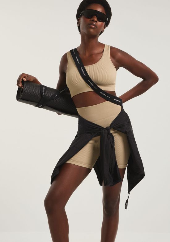 Foto do produto: Bermuda Esportiva Feminina Biker Sem Costura - Bege