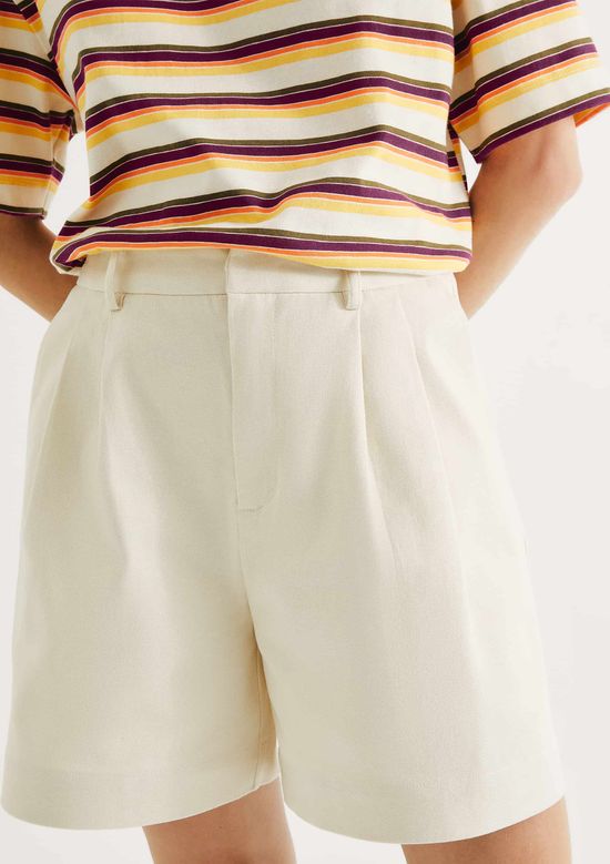 Foto do produto: Shorts Feminino Reto Em Alfaiataria - Creme