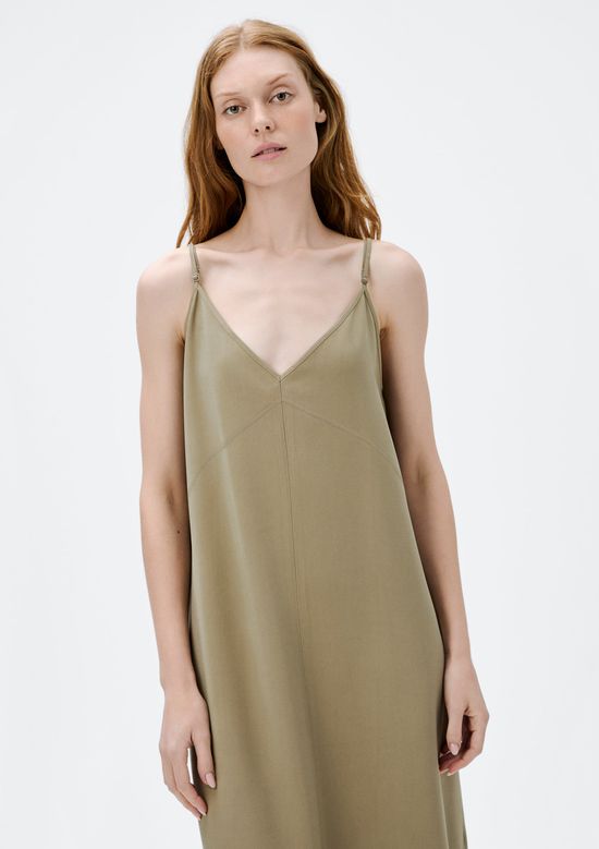 Foto do produto: Vestido Midi Em Peach Touch Com Fenda - Bege