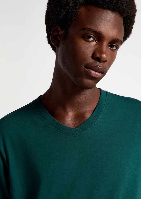 Foto do produto: Camiseta Básica Masculina Manga Curta Gola V World - Verde