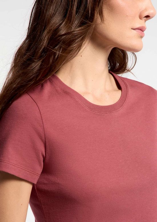 Foto do produto: Camiseta Básica Feminina Slim World - Vinho