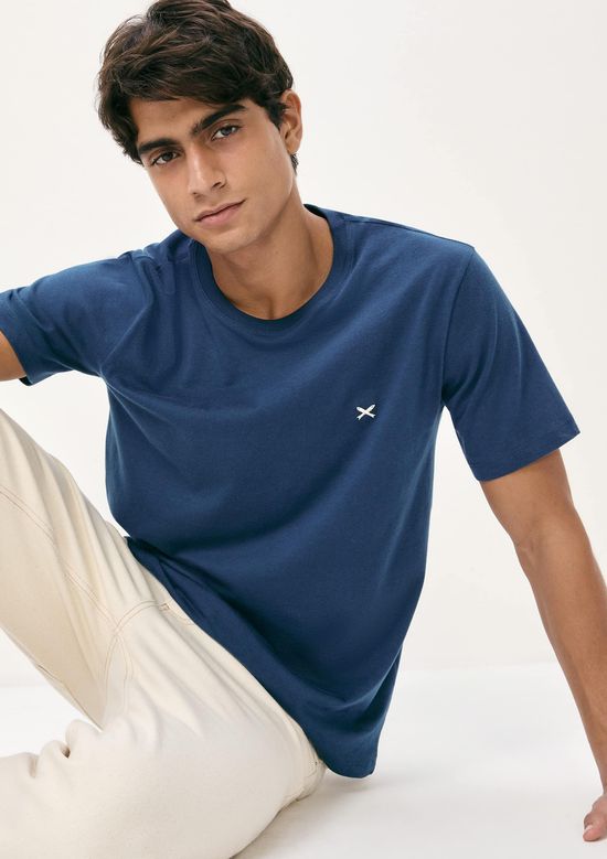 Foto do produto: Camiseta Básica Masculina World Com Bordado - Azul