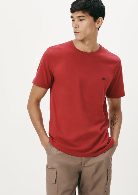 Foto do produto: Camiseta Básica Masculina World Com Bordado - Vermelho