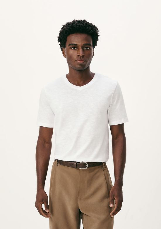 Foto do produto: Camiseta Básica Masculina Slim Gola V Em Malha Flamê - Branco