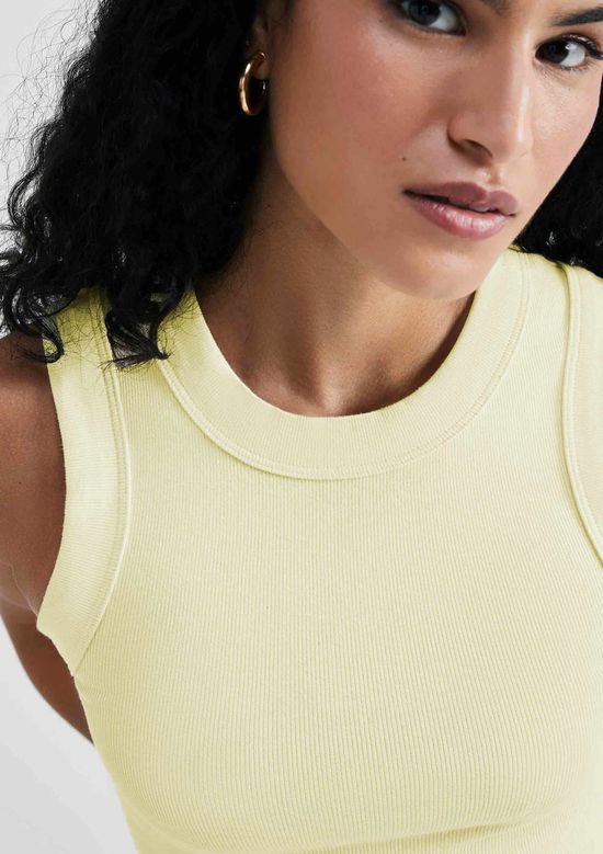 Foto do produto: Regata Básica Feminina Slim Neck - Amarelo