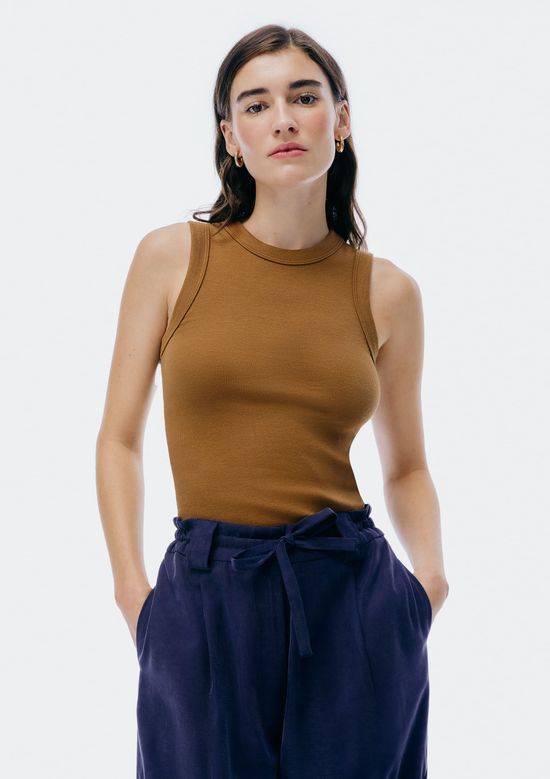 Foto do produto: Regata Básica Feminina Slim Neck - Marrom