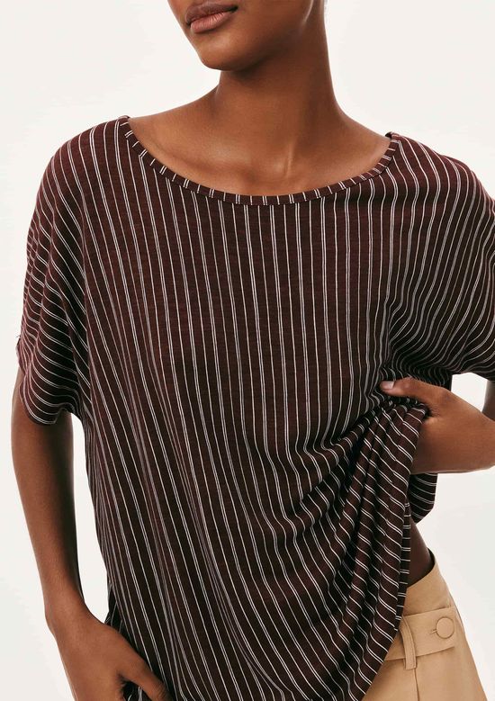 Foto do produto: Blusa Feminina Manga Curta Estampada - Marrom