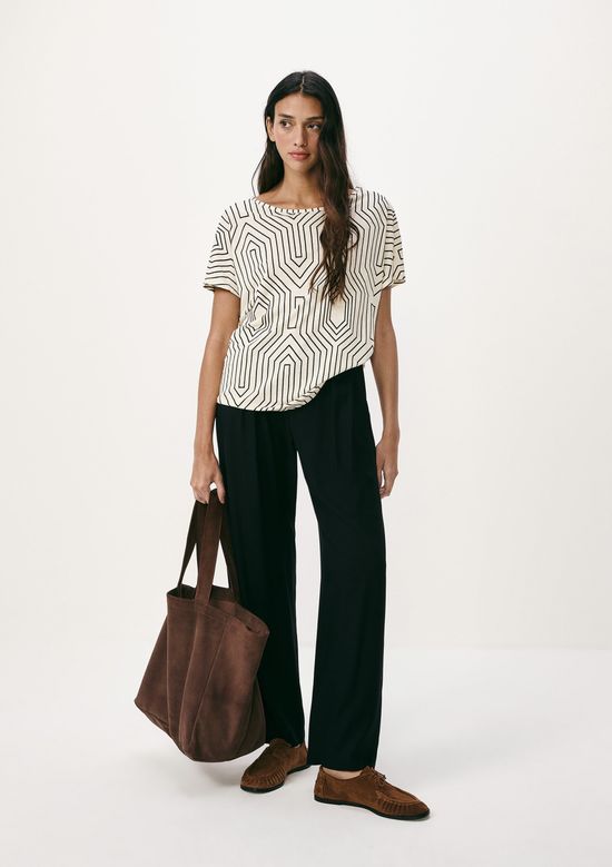 Foto do produto: Blusa Feminina Manga Curta Estampada - Off white