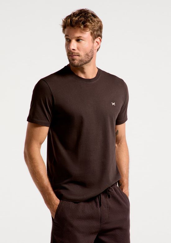 Foto do produto: Camiseta Básica Masculina World Com Bordado - Marrom