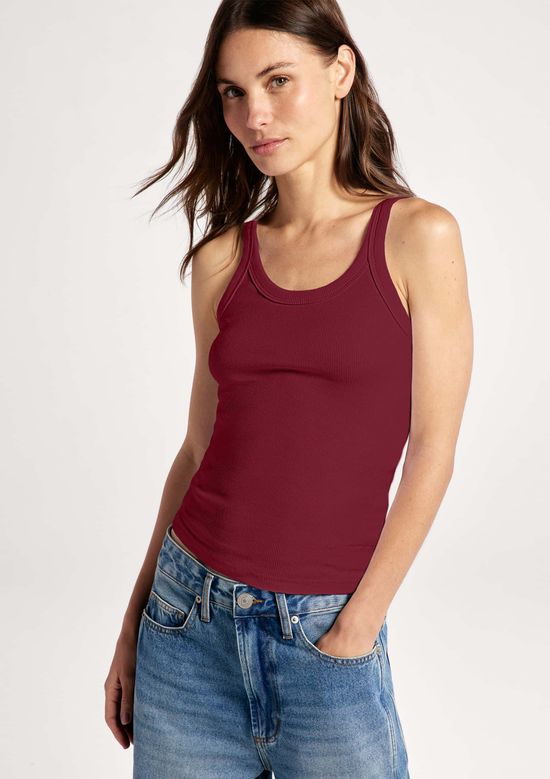 Foto do produto: Regata Básica Feminina Slim Rib - Vinho