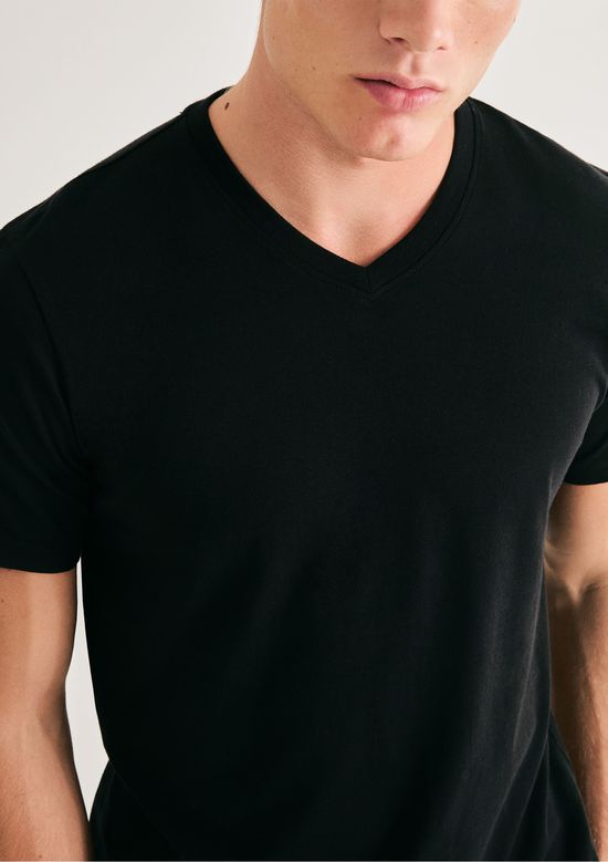 Foto do produto: Camiseta Básica Masculina Manga Curta Gola V World - Preto