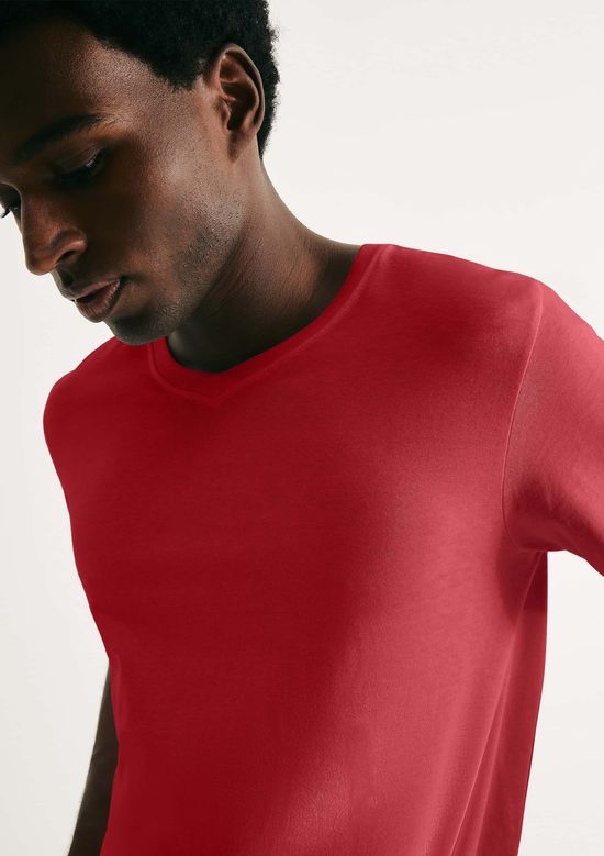 Foto do produto: Camiseta Básica Masculina Manga Curta Decote V World - Vermelho