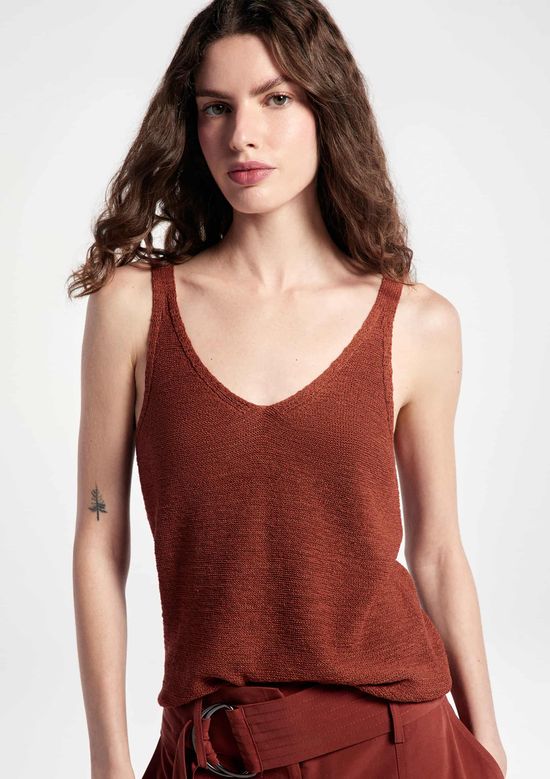 Foto do produto: Regata Feminina Decote V Em Tricô - Terracota