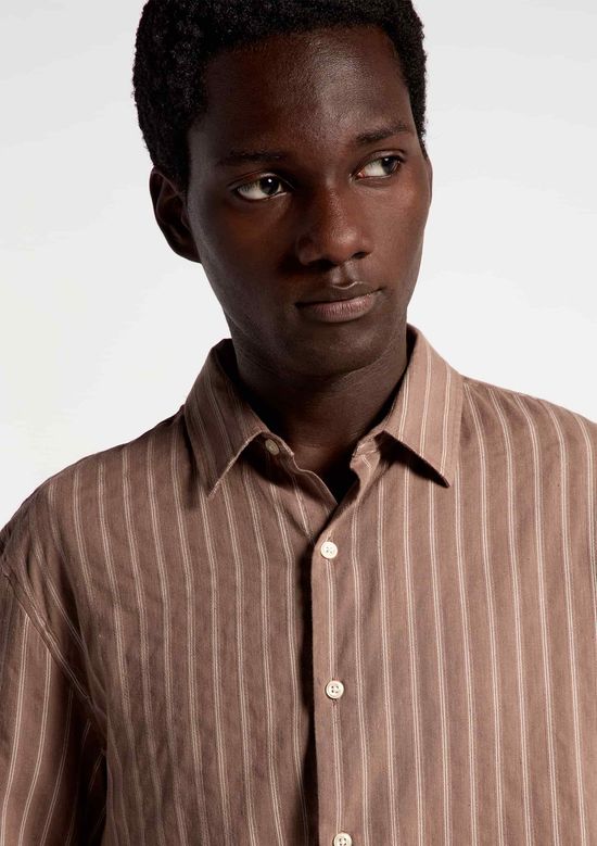 Foto do produto: Camisa Masculina Comfort Listrada - Marrom