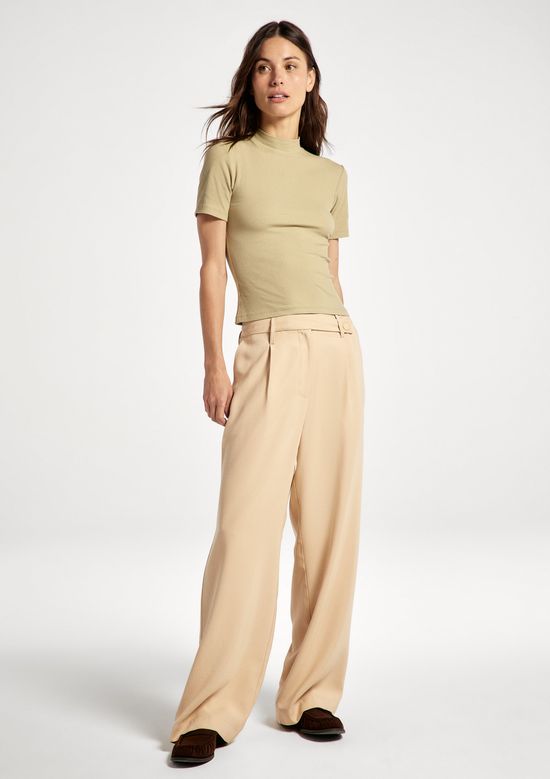 Foto do produto: Blusa Feminina Gola Alta Em Ribana Canelada - Verde