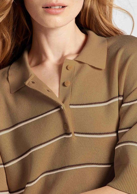 Foto do produto: Blusa Polo Feminina Em Tricô Leve - Bege