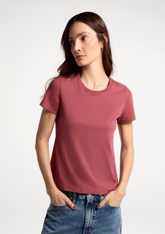 Foto do produto: Camiseta Básica Feminina Slim World - Vinho