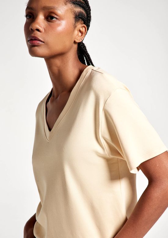Foto do produto: Camiseta Feminina Oversized Decote V Em Malha Interlock - Amarelo