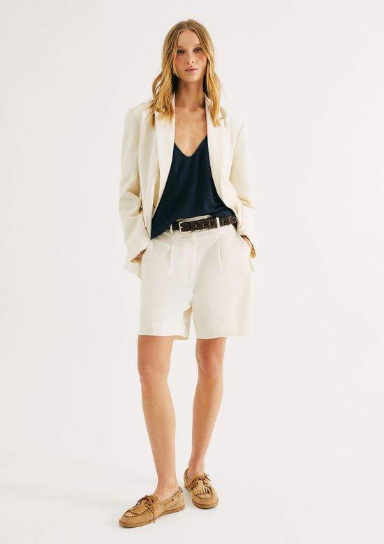 Foto do produto: Bermuda Feminina Em Alfaiataria Com Linho - Creme