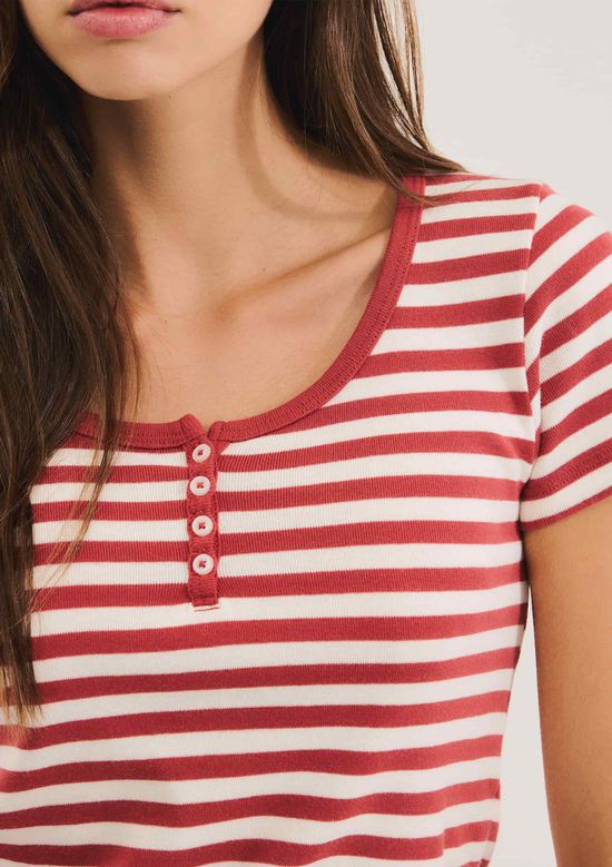Foto do produto: Blusa Feminina Listrada Em Malha Binada Com Botões - Vermelho