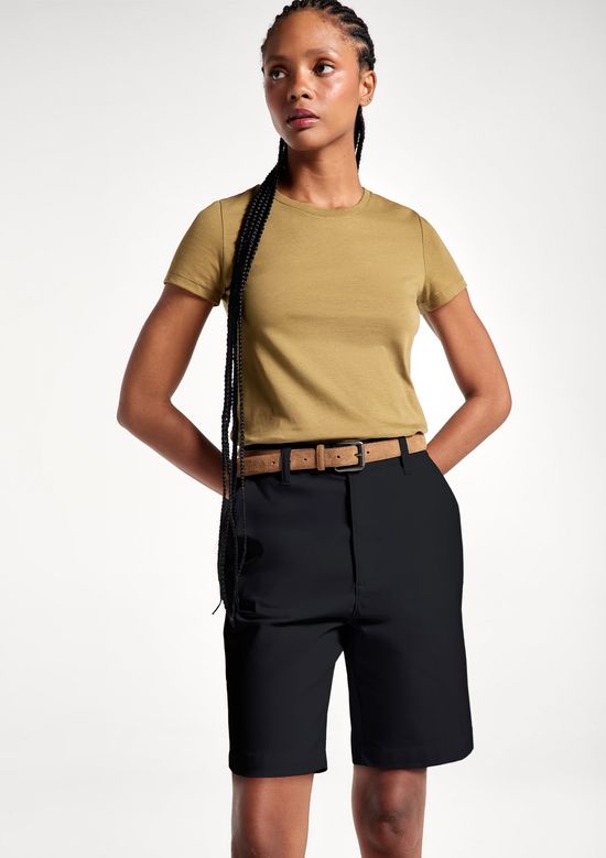 Foto do produto: Bermuda Feminina Reta Em Sarja - Preto