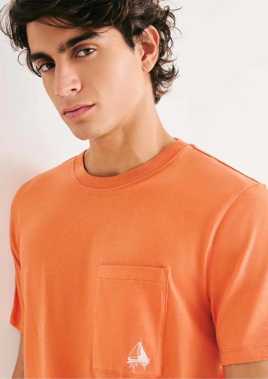Foto do produto: Camiseta Masculina Comfort Bordada - Laranja