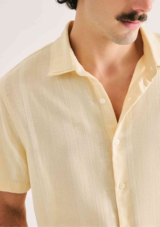 Foto do produto: Camisa Masculina Comfort Listrada - Amarelo