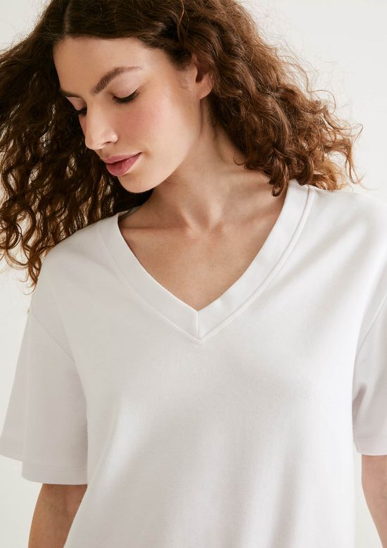 Foto do produto: Camiseta Feminina Oversized Decote V Em Malha Interlock - Branco