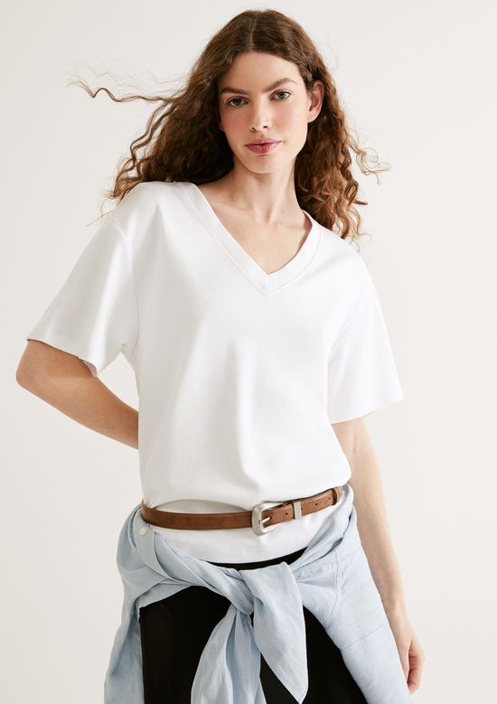 Foto do produto: Camiseta Feminina Oversized Decote V Em Malha Interlock - Branco