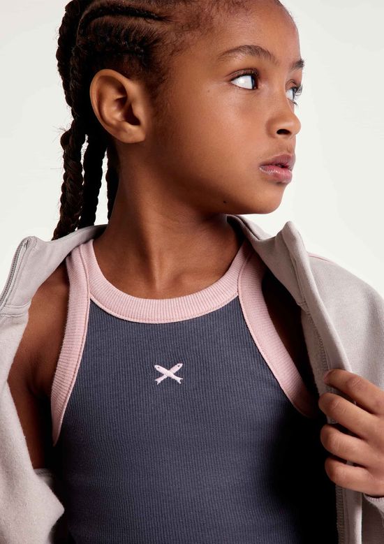 Foto do produto: Regata Cropped Infantil Menina Em Ribana - Cinza