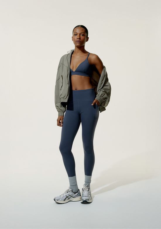 Foto do produto: Top Esportivo Decote V - Azul